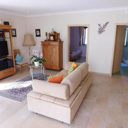 Ferienwohnung-am-rosengarten Apartment